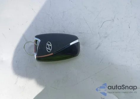 2018 Hyundai Santa Fe Sport 2.4L z USA, uszkodzony, nr VIN 5NMZU3LB9JH060872